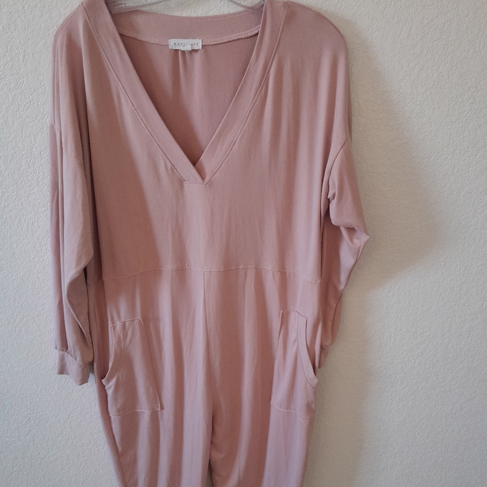 Socialite Blush V-Neck Top